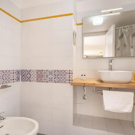 Daire La Terrazza Sul Mare Private Parking Ac Big Terrace Tellaro
