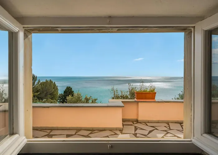 La Terrazza Sul Mare Private Parking Ac Big Terrace Апартаменты *