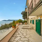 Lägenhet La Terrazza Sul Mare Private Parking Ac Big Terrace Tellaro